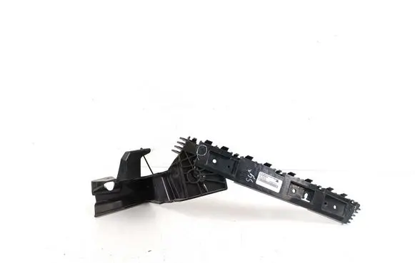 Rear bumper mounting bracket
