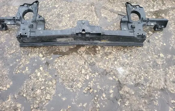 Volkswagen Touareg II Top upper radiator support slam panel 7P6805527 7P6805528 7P6805598