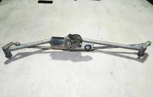 Front wiper linkage