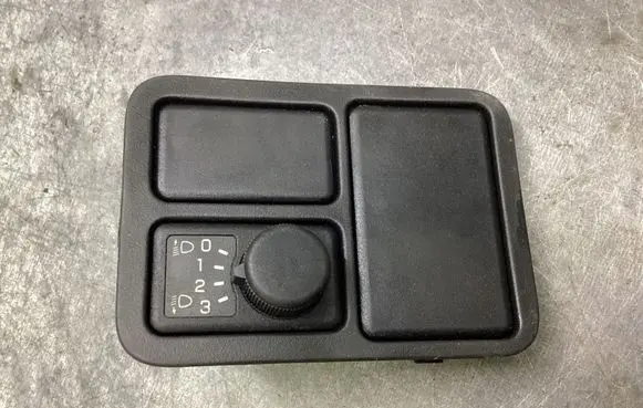 Nissan Almera N16 Headlight level height control switch 6849390J00 6896090J00