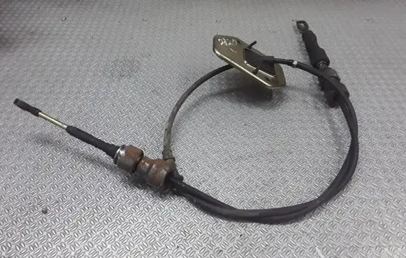 Gear shift cable linkage