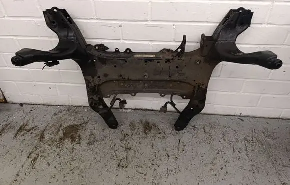 BMW 2 F46 Front subframe 6872729