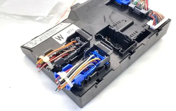 Mazda 2 Central body control module D65267560E