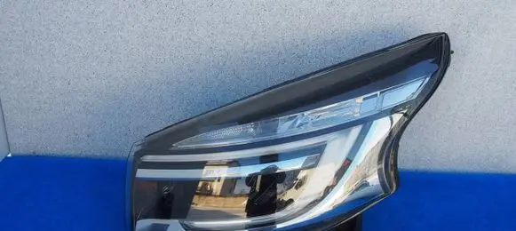 Renault Trafic III (X82) Headlight/headlamp 260608582R
