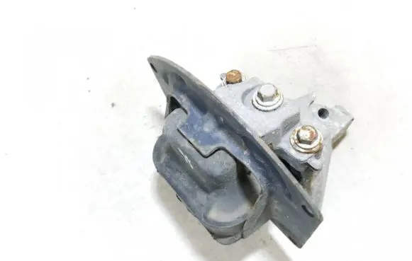Chrysler Cirrus Engine mount bracket 4573775