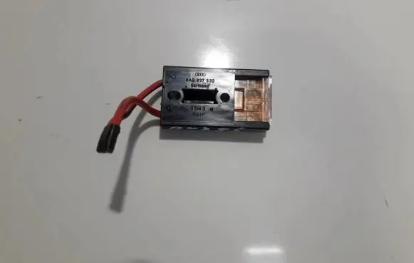 Audi A6 S6 C5 4B Fuse 8a0937530