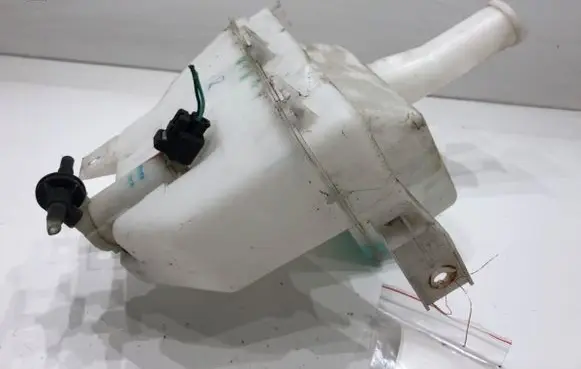 Mitsubishi Mirage VI G4 Attrage Windshield washer fluid reservoir/tank