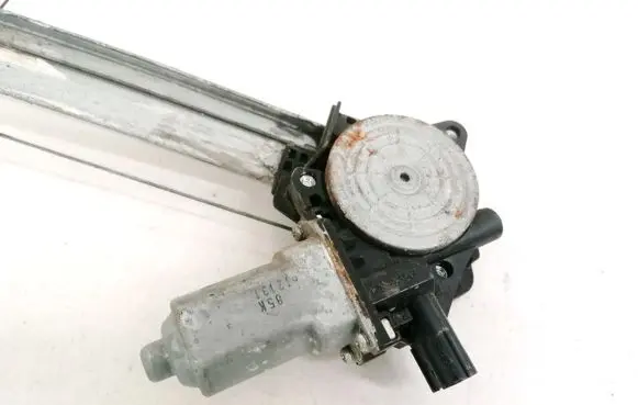 Honda CR-V Front door window regulator motor