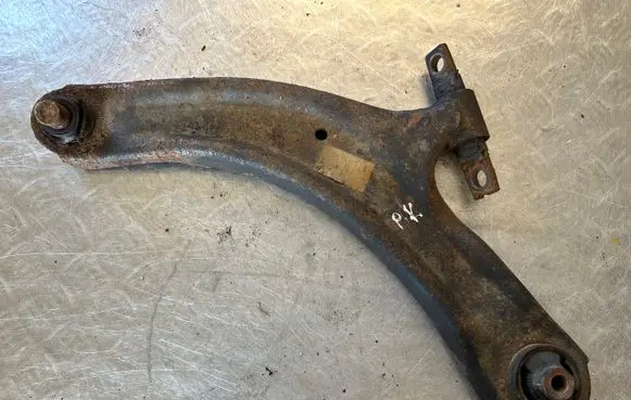 Nissan Qashqai Front lower control arm/wishbone
