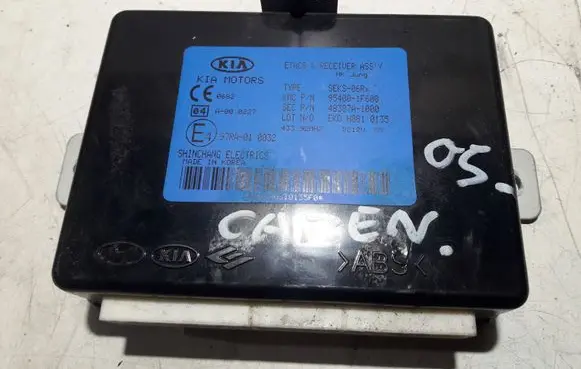 KIA Carens I ABS control unit/module 97RA010032