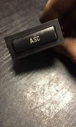 Traction control (ASR) switch