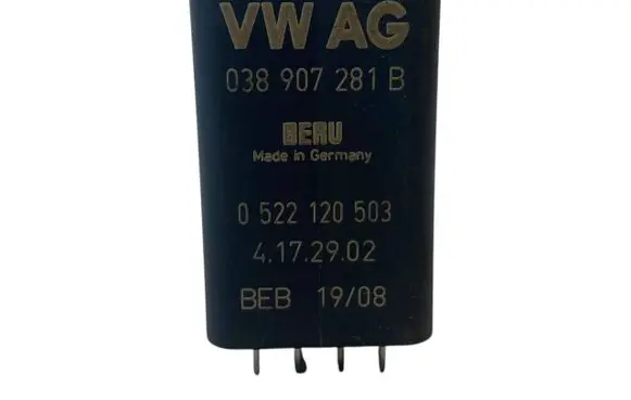 Volkswagen PASSAT B6 Glow plug pre-heat relay 038907281B 0522120503