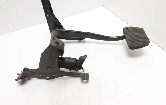 Volvo XC90 Brake pedal