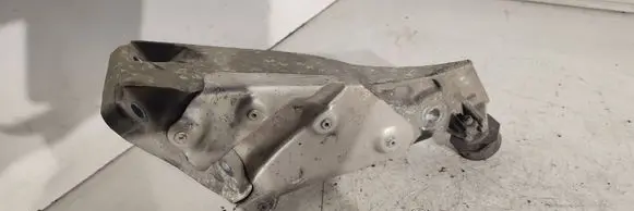 BMW X5 E70 Engine mounting bracket 6772680 67871110