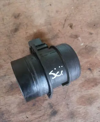 Volkswagen Scirocco Mass air flow meter 0281002735