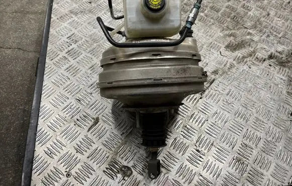 BMW 5 E60 E61 Brake booster