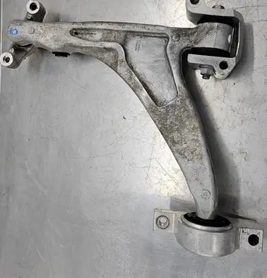 Volvo XC60 Front lower control arm/wishbone 31360644