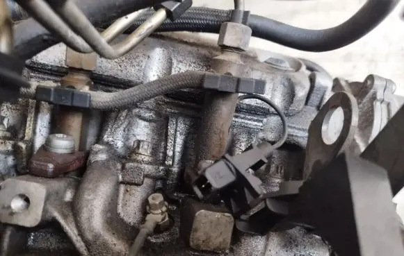 Fuel injector