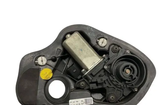 Audi A6 S6 C6 4F Front door soft close latching motor 4F0837003