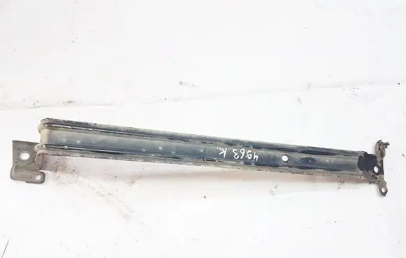 Fuel tank mounting bracket