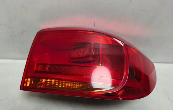 Volkswagen Tiguan Rear/tail lights 5N0945096Q
