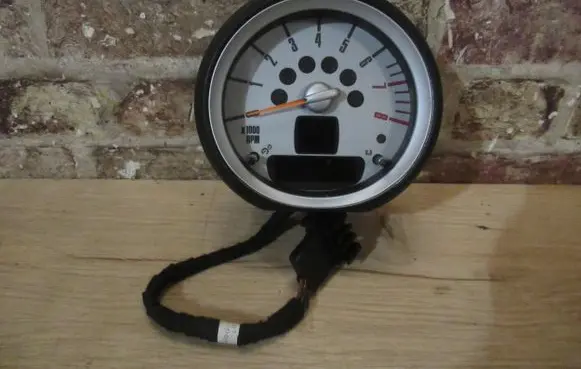 Mini One - Cooper Coupe R56 Speedometer (instrument cluster) 9125934