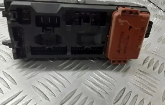 Mitsubishi Space Star Fuse box set MB953355