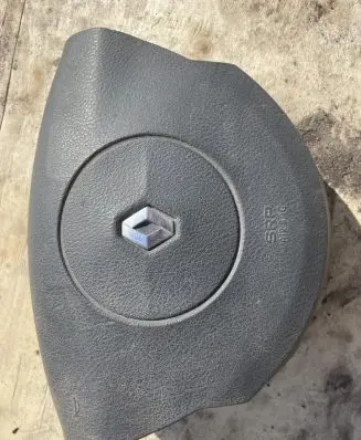 Renault Clio IV Steering wheel airbag