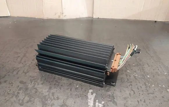 Audi A8 S8 D2 4D Sound amplifier 4D0035225