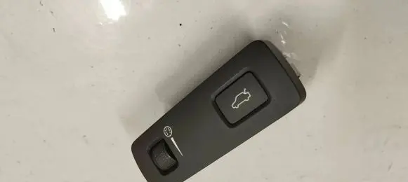 Volvo S90, V90 Tailgate opening switch 31443873