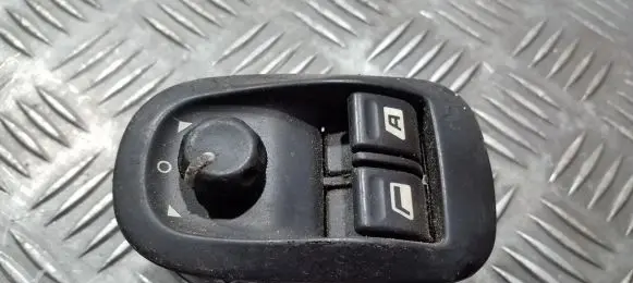 Peugeot 206 Electric window control switch 11913