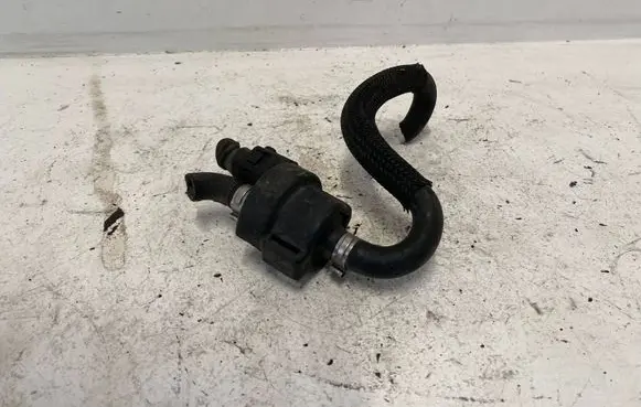 Volkswagen PASSAT B5.5 Valve vacuum 056133459F