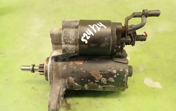 Volkswagen Golf III Starter motor