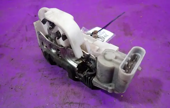 Fiat Punto (188) Front door lock 