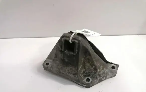 BMW 5 GT F07 Engine mounting bracket 6777678