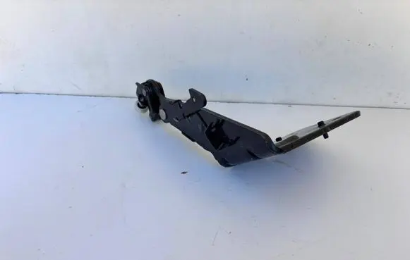 Renault Master III Sliding door lower roller guide/hinge 745961469R