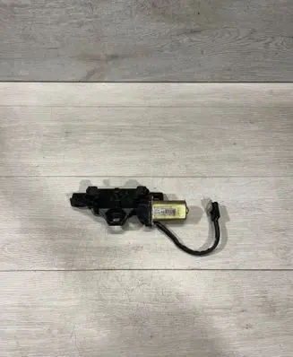 BMW 7 E65 E66 Tailgate/trunk/boot lock/catch/latch 7014872