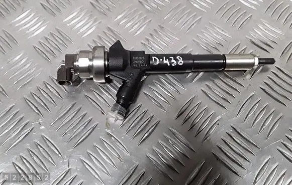 Opel Mokka Fuel injector 55567729