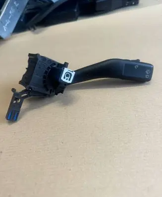 Volkswagen Golf SportWagen Wiper control stalk 1K0953519