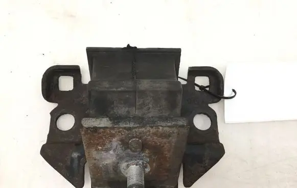 Nissan Navara Engine mount bracket 11220EB300