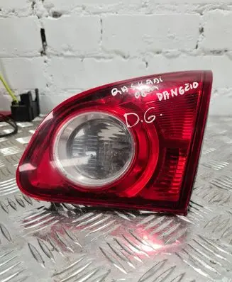 Tailgate rear/tail lights