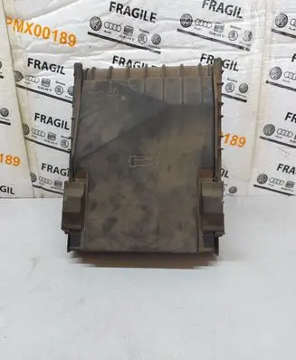Volkswagen PASSAT B6 Fuse box cover 1K0937132F