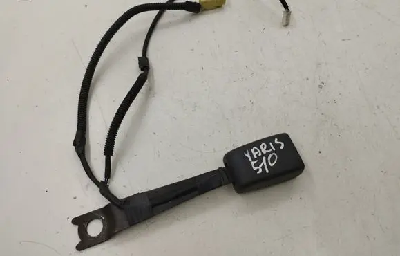 Toyota Yaris Front seatbelt buckle 205213