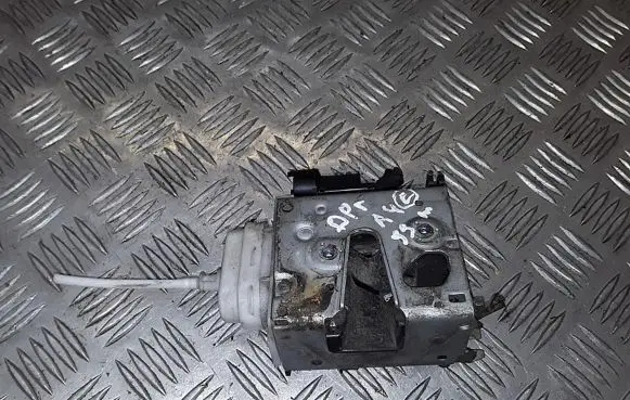 Audi A4 S4 B5 8D Front door lock 8D1837016F
