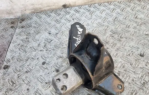 KIA Ceed Engine mount bracket