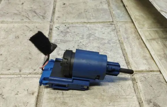 Clutch pedal sensor