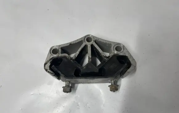 Ford Mustang VI Gearbox mount FR3C7E373A