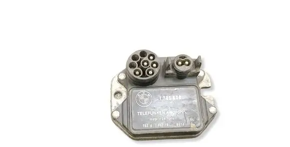 BMW 3 E30 Ignition amplifier control unit 1705608