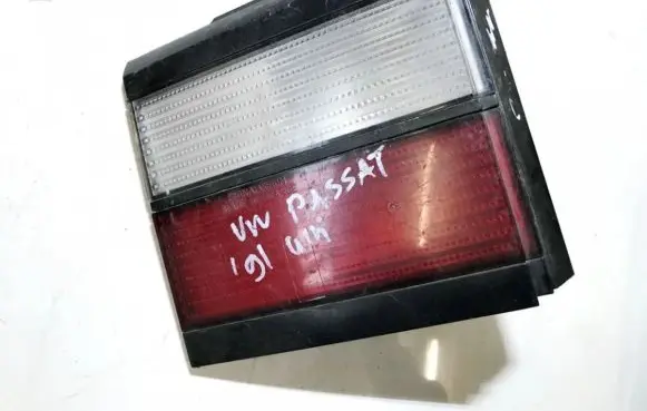 Volkswagen PASSAT B3 Tailgate rear/tail lights 333945107