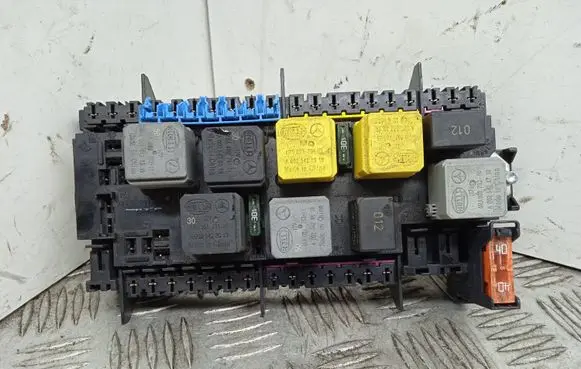 Mercedes-Benz GLE (W166 - C292) Fuse module A1669068201